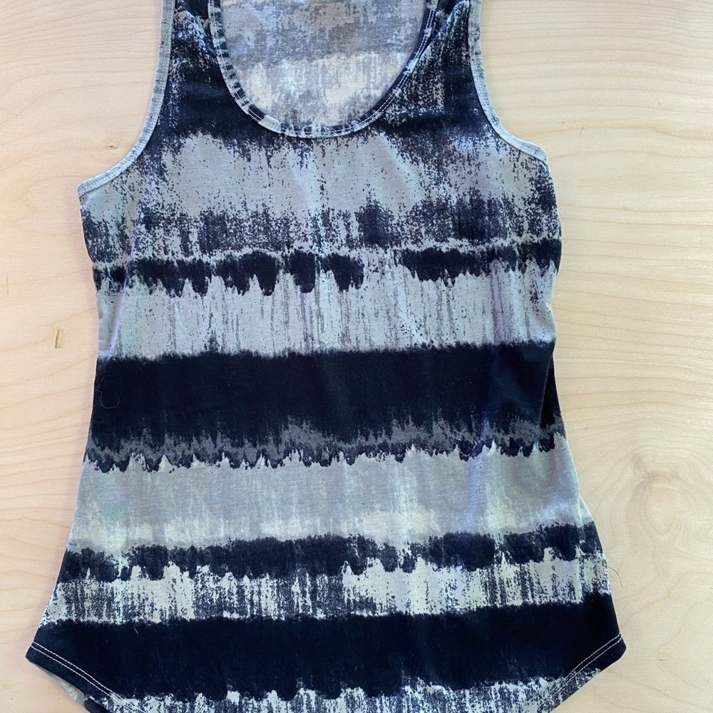 Lularoe Tank size XS (AI)